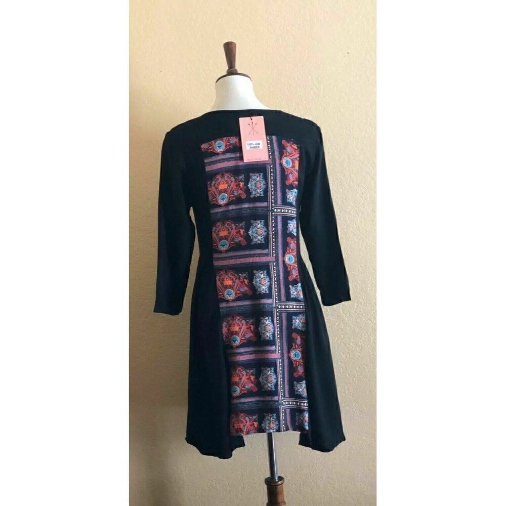 Three of something womens Black V-Neck Geo Shrine Storyteller Dress Size 4 - Picture 10 of 11